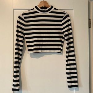 Forever 21 Cropped Long Sleeve Striped Top Size Small